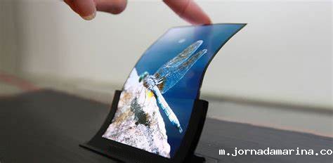 从LCD到OLED：2024年手机屏幕技术的供应链革命