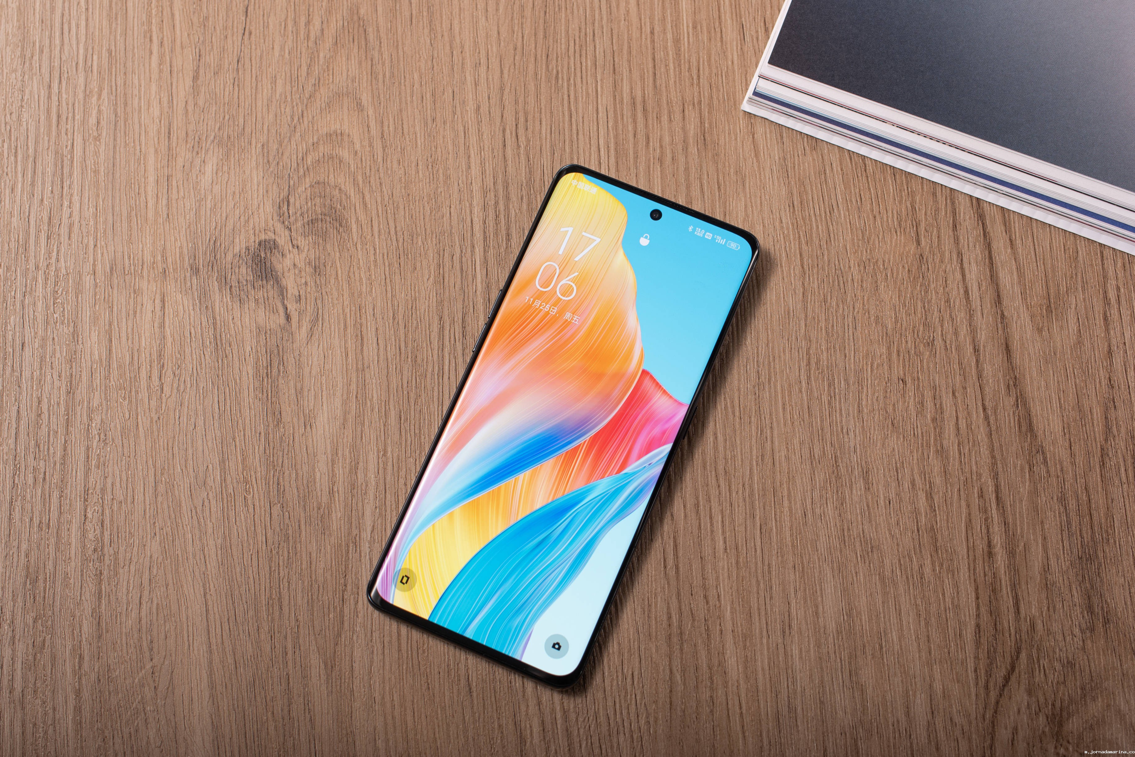 国产柔性OLED面板国产化率大幅提升至98.2%